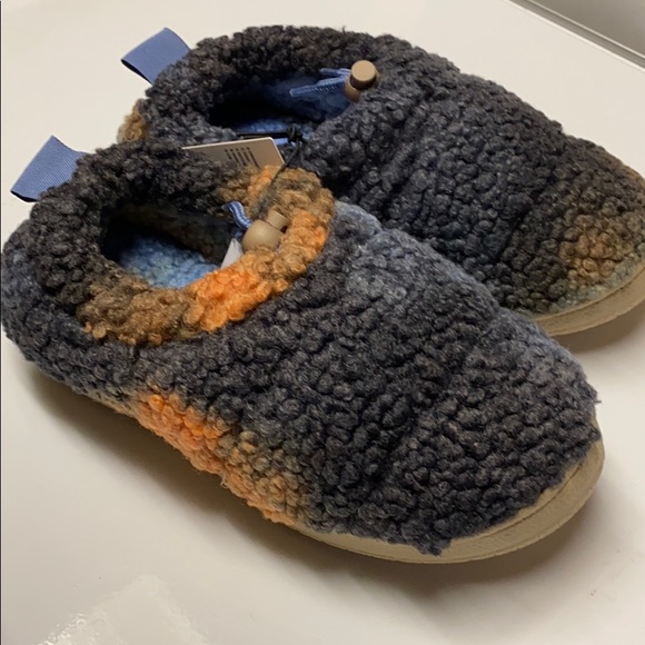 urban outfitters slippers